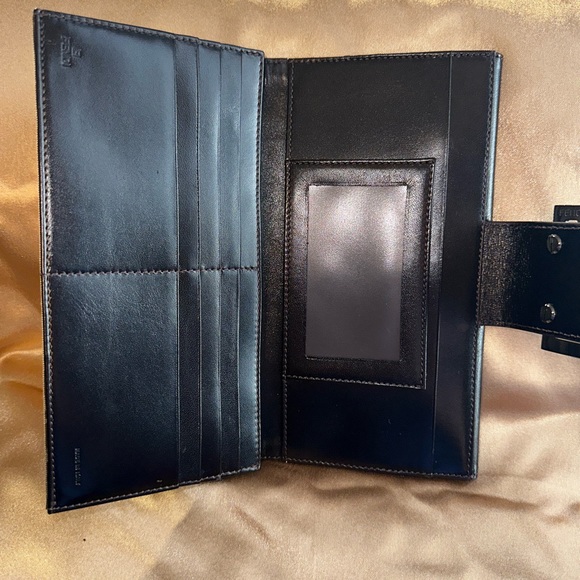 Authentic Fendi Vintage Zucca Donna Wallet in Beige - Picture 7 of 11